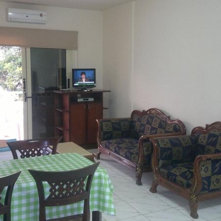 Chrysanthos Boutique Apartments Лімасол Екстер'єр фото
