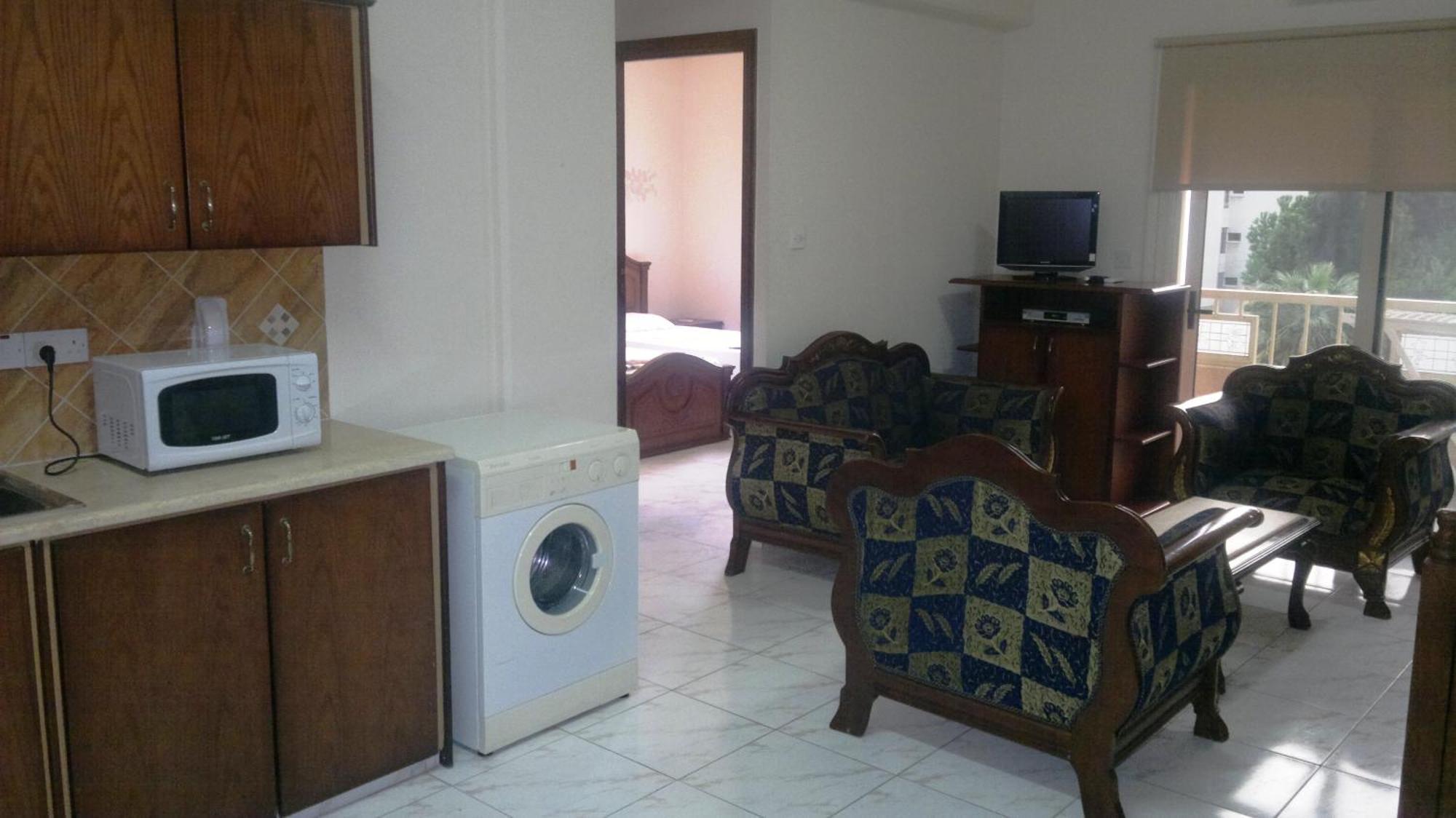Chrysanthos Boutique Apartments Лімасол Екстер'єр фото