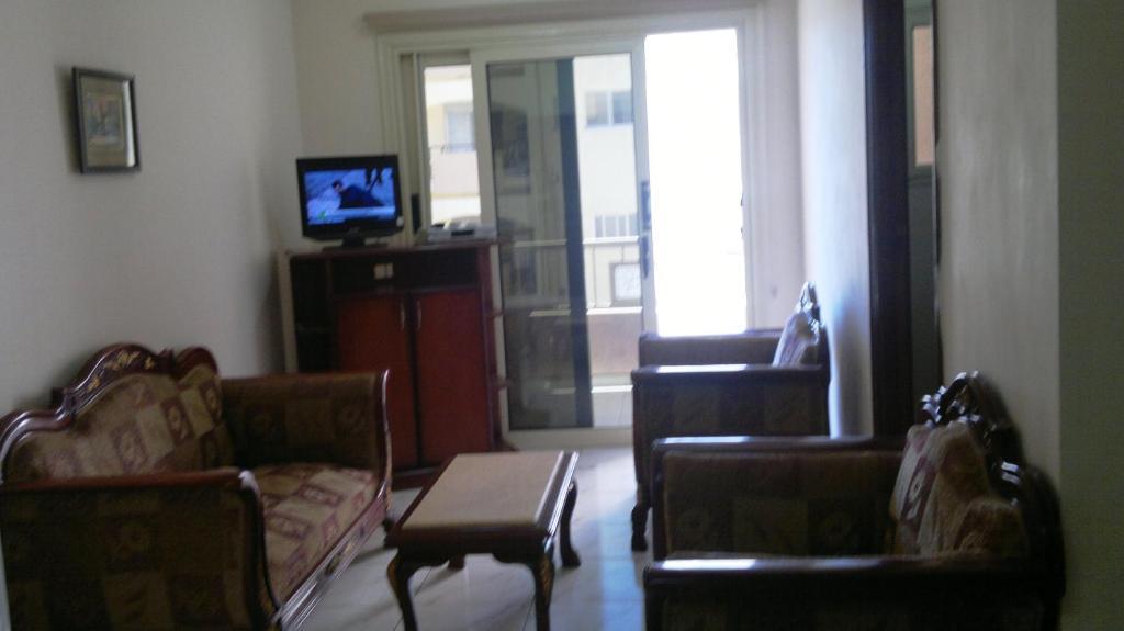 Chrysanthos Boutique Apartments Лімасол Екстер'єр фото