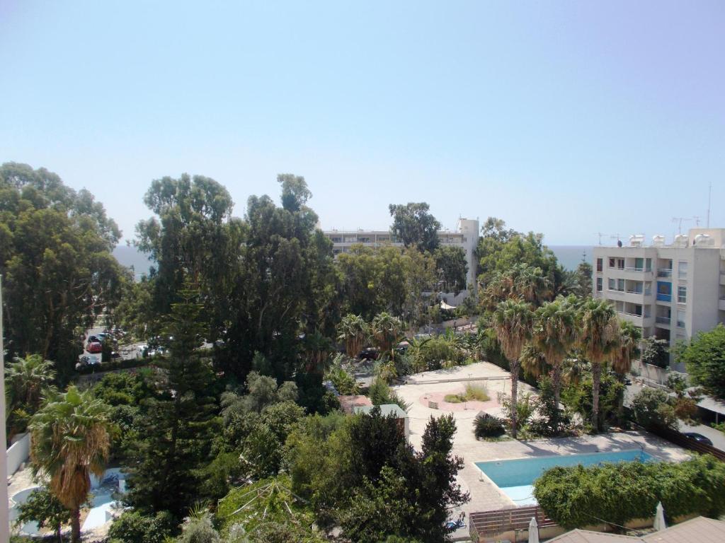 Chrysanthos Boutique Apartments Лімасол Екстер'єр фото