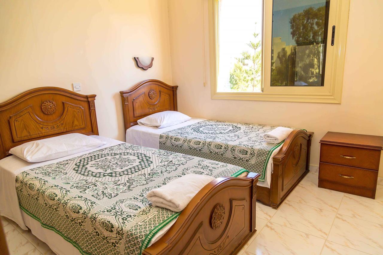 Chrysanthos Boutique Apartments Лімасол Екстер'єр фото