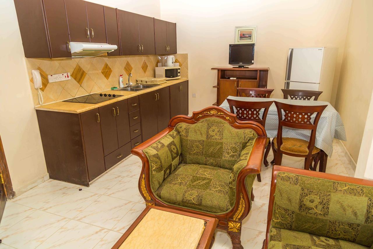 Chrysanthos Boutique Apartments Лімасол Екстер'єр фото