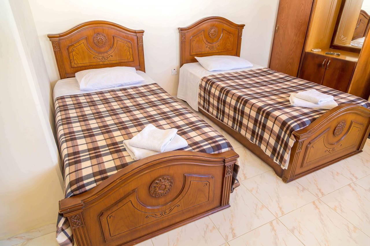 Chrysanthos Boutique Apartments Лімасол Екстер'єр фото