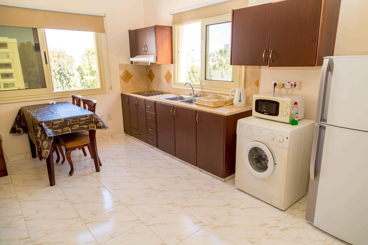 Chrysanthos Boutique Apartments Лімасол Екстер'єр фото