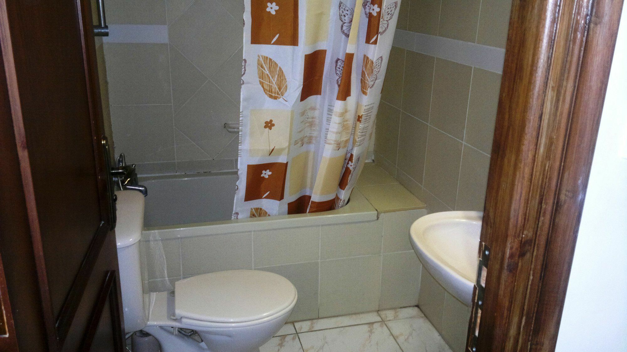 Chrysanthos Boutique Apartments Лімасол Екстер'єр фото