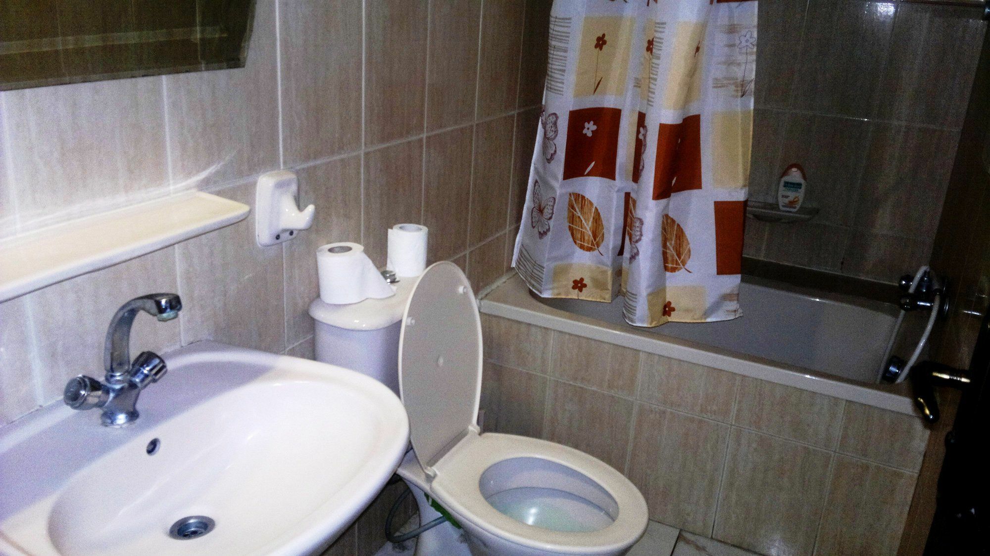 Chrysanthos Boutique Apartments Лімасол Екстер'єр фото