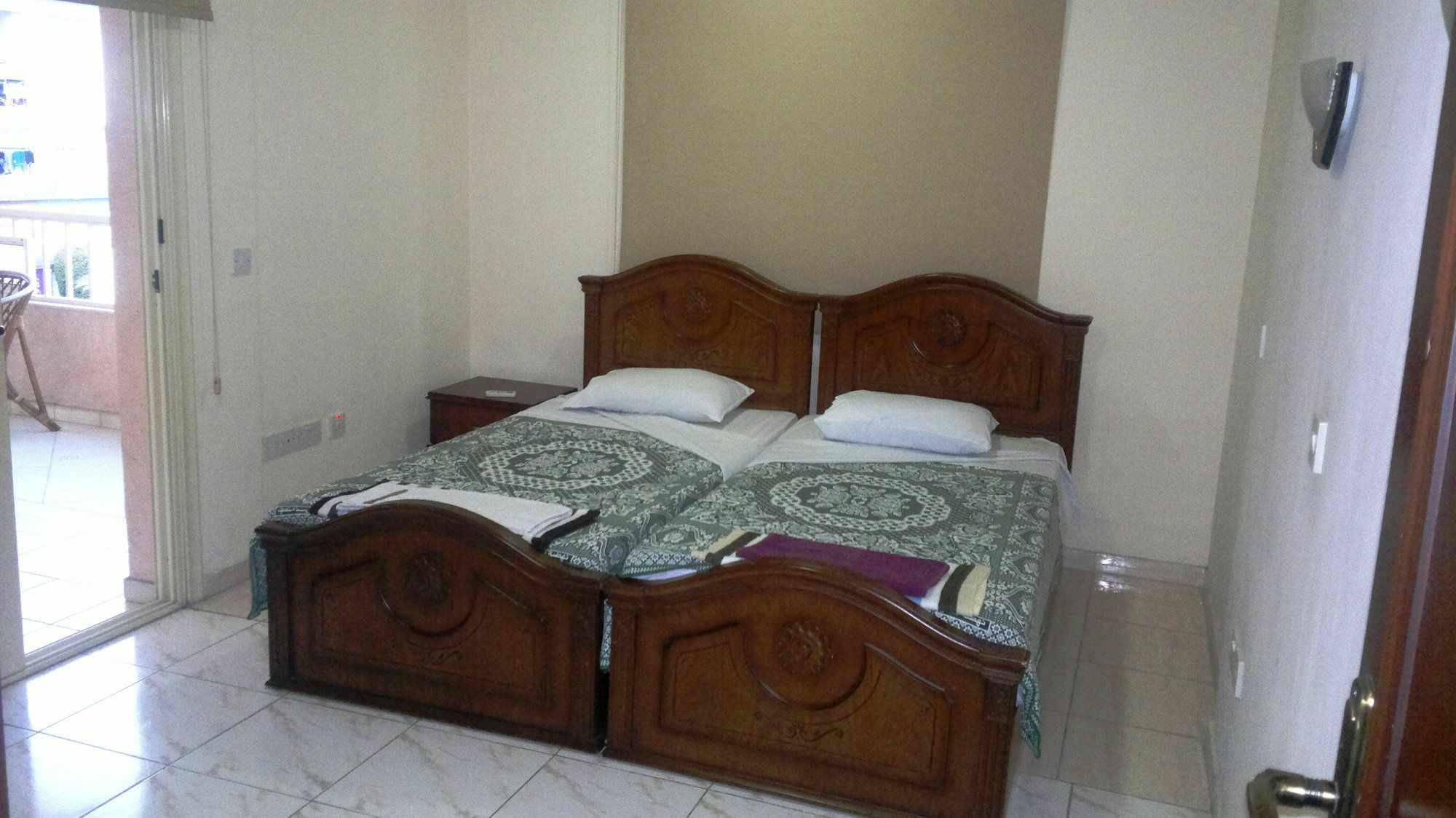 Chrysanthos Boutique Apartments Лімасол Екстер'єр фото